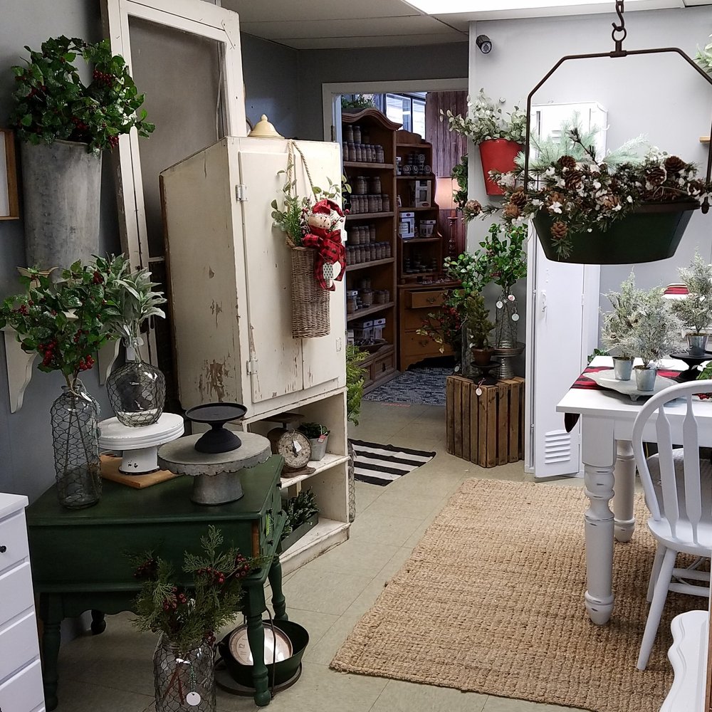 Happy Nest - some distressed furniture and painted furniture too - Antiques Near Me - Columbus, Indiana