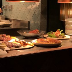 Hôtel des Grands Boulevards - Dinner service.