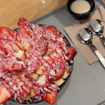 Sul & Beans - Strawberry cheese - Desserts Near Me - Irvine, California