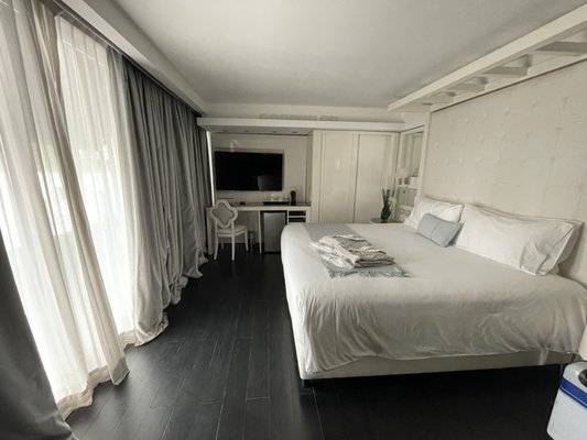 1828 Smart Hotel by null