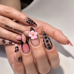 Swan Nails