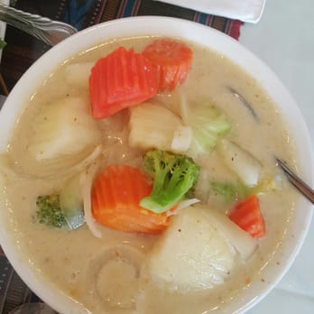 Thai Village - Yellow curry - Thai Near Me - Honolulu, Hawaii