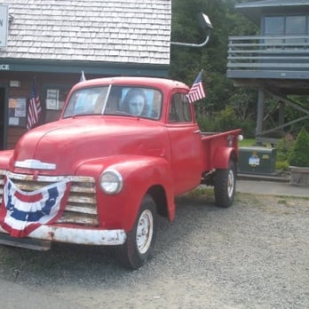 Forks Chamber of Commerce - Bella's Truck in front of Forks Chamber of Commerce - Public Services & Government Near Me - Forks, Washington