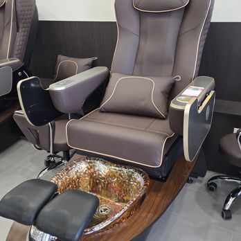 Nail Lab & Spa - All new chairs! - Nail Salons Near Me - Costa Mesa, California