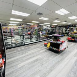 SYDs Discount Outlet - Store
