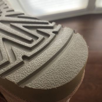Last Chance - Heel is unused with texture still intact - Department Stores Near Me - Lombard, Illinois