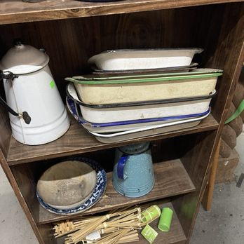 Greg's Stuff - Tons of items.  Old, dirty and overcrowded.  Perhaps a little overpriced also. - Antiques Near Me - Cotati, California