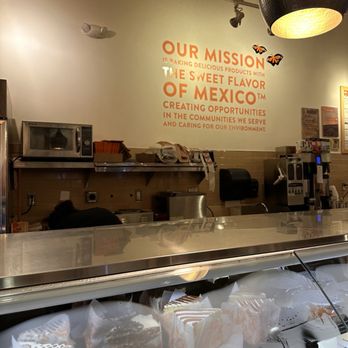 La Monarca Bakery & Cafe - Bakeries Near Me - Whittier, California