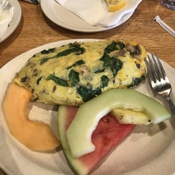 Crispy Waffle - Good food - Breakfast & Brunch Near Me - Shorewood, Illinois