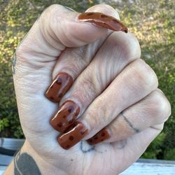 Venus Nails - Terrible awful meanly done Nails