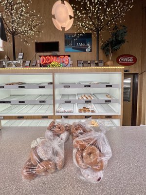 Donutville U.S.A. by null