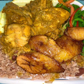 Flames - Curry chicken. DELICIOUS. - Caribbean Near Me - Providence, Rhode Island
