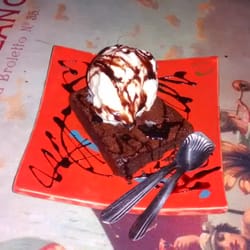 Bukowski Bar - Brownie con helado