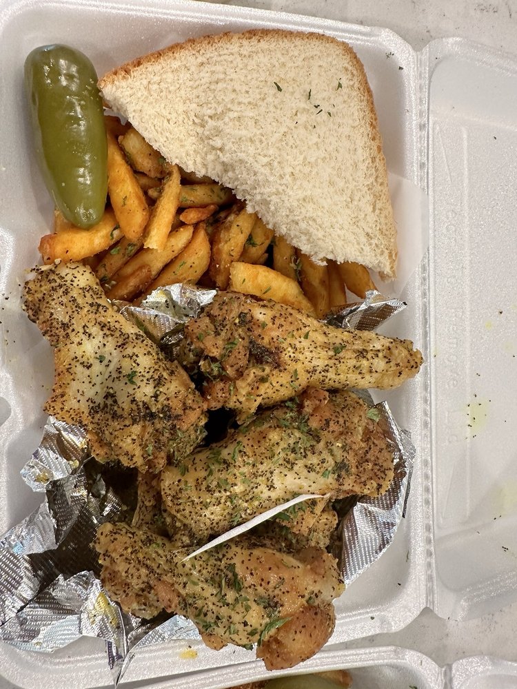 MR CAJUN’S DAIQUIRI & CAJUN FOOD Updated November 2024 33 Photos