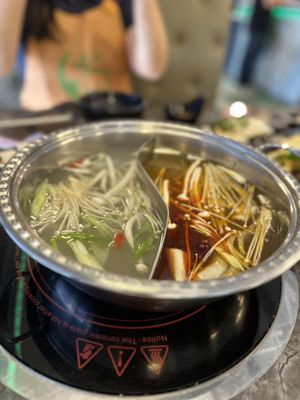 J’s Mini Hot Pot by null