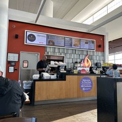 Tiny airport restaurant in Gate C area