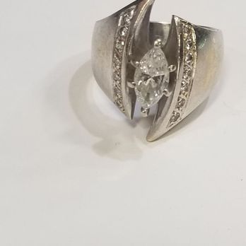 Flores Jewelry - Wedding ring. - Jewelry Near Me - Murrieta, California Flores Jewelry - Wedding ring. - Jewelry Near Me - Murrieta, California