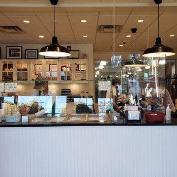 Arethusa Farm Dairy - Ice Cream & Frozen Yogurt Near Me - Bantam, Connecticut Arethusa Farm Dairy - Ice Cream & Frozen Yogurt Near Me - Bantam, Connecticut