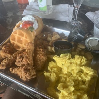 The Address - 3333 Brunch- great deal and yummy too! - American Near Me - Houston, Texas