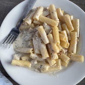 Tuscanos Pizza and Pasta - Alfredo - Pizza Near Me - Yucaipa, California