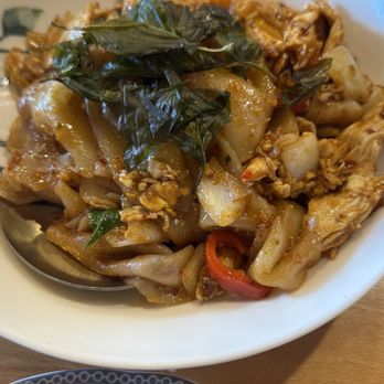 Chorn Thong - Pad Kee Mao - Thai Near Me - Ridgewood, New Jersey Chorn Thong - Pad Kee Mao - Thai Near Me - Ridgewood, New Jersey