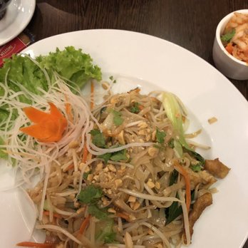 Savory Chay - pad thai - Vegetarian Near Me - Berlin, BE Savory Chay - pad thai - Vegetarian Near Me - Berlin, BE
