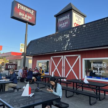 Firehole Bar-B-Que - Outside eating areas - Barbeque Near Me - West Yellowstone, Montana