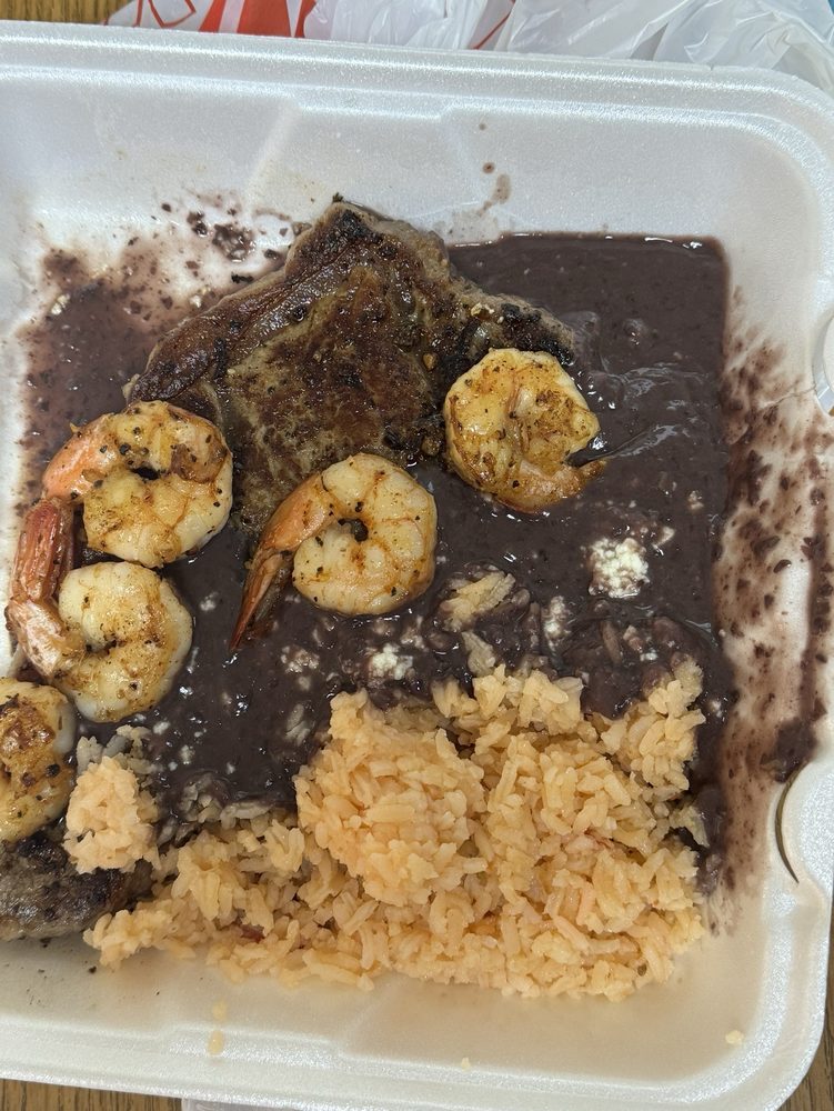 Los Poblanos Eatery