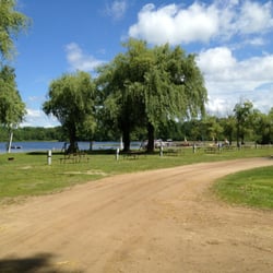 Nature's Chain of Lakes Campground - Lakeside camping spots