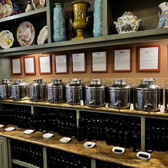 Del' Oliva - Row of flavored olive oils and balsamic - Imported Food Near Me - Burlingame, California Del' Oliva - Row of flavored olive oils and balsamic - Imported Food Near Me - Burlingame, California