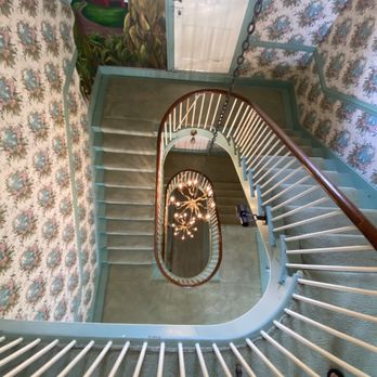 Lee House Inn - Hotel stairs - Hotels Near Me - Maysville, Kentucky