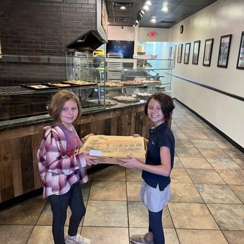 Panko Pizza - This is the massive $9.99 large plain pie. - Pizza Near Me - Middletown, New Jersey