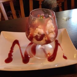Green Dragon Inn - Eton Mess....yes!