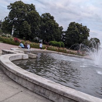 Peninsula Park - Fountain - Parks Near Me - Portland, Oregon Peninsula Park - Fountain - Parks Near Me - Portland, Oregon