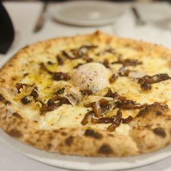 Arancino at The Kahala - Carbonara Pizza