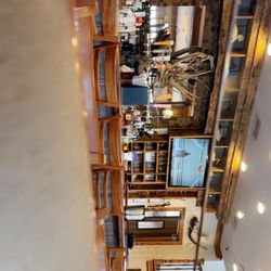 Decoys Seafood - Bar area