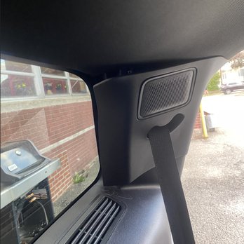 Levittown Ford - Back Panel - Car Dealers Near Me - Levittown, New York