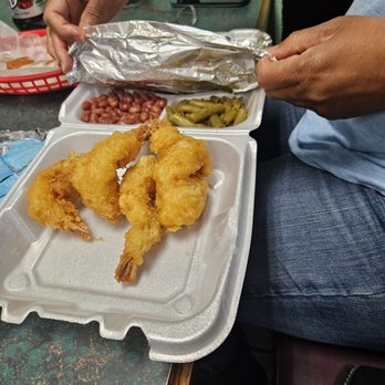 Chip's Shrimp & Fish Shack - Soul Food Near Me - Burton, Michigan