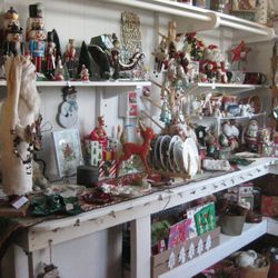 Elegant Junk - Year Round Christmas Room!