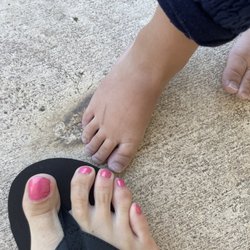 Pleasant Valley Aquatic Center - My daughters feet turning purple from onset of hypothermia