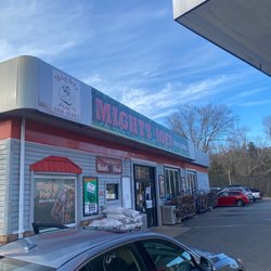 Mighty Joe's Gas Grill & Deli - The Mighty Joe deli/convenience store