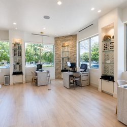 EyeQ Vision - EyeQ Vision Optical Boutique