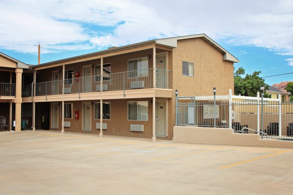 Bowen Motel by null