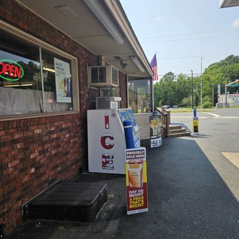 T's Corner - Convenience Stores Near Me - Oak Hall, Virginia