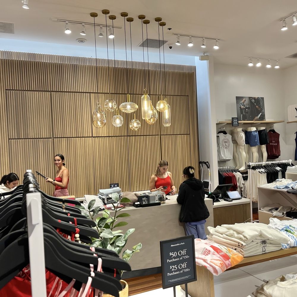 Abercrombie and Fitch Union Square, San Francisco, CA - Last Updated  January 2026 - Yelp, image size:1000x1000
