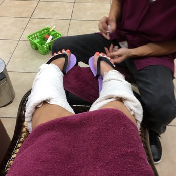 M&M Spa - Provide disposable flipflops and wrap your calves in steam towels while they paint your toenails! - Nail Salons Near Me - Norfolk, Virginia M&M Spa - Provide disposable flipflops and wrap your calves in steam towels while they paint your toenails! - Nail Salons Near Me - Norfolk, Virginia