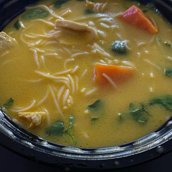 Pho Quyen Vietnamese Restaurant - H9. Chicken in Coconut Curry Soup with Rice Vermicelli Noodle - Vietnamese Near Me - Pinellas Park, Florida