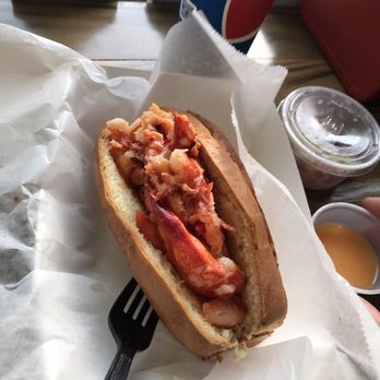 DJ's Clam Shack - Hot Lobster roll, with warm butter... mmmmm - Seafood Near Me - Key West, Florida