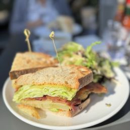 Fried green tomato BLTA