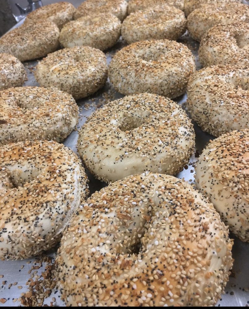 MANNIE’S BAGEL & DELICATESSEN 39 Photos & 79 Reviews 205 N Park